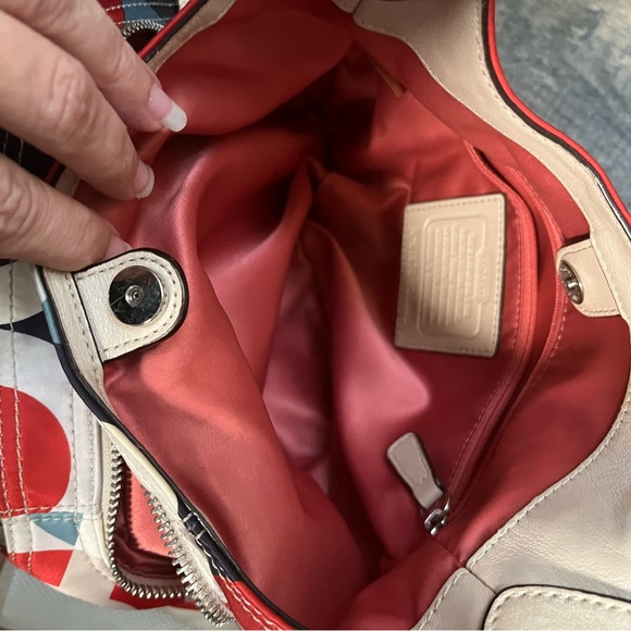 Coach - Picture 5 of 8